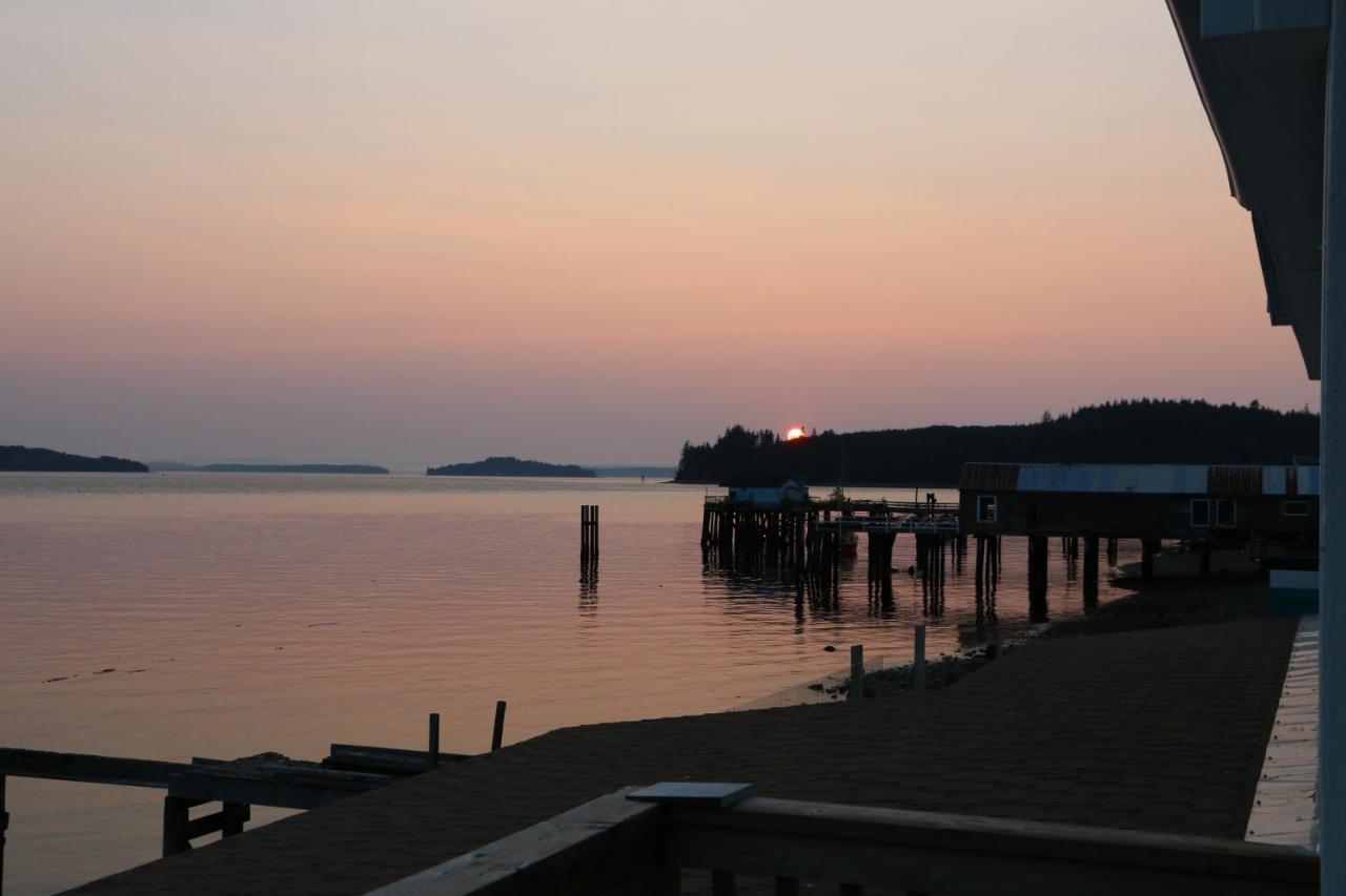 Nimpkish Hotel Alert Bay Buitenkant foto